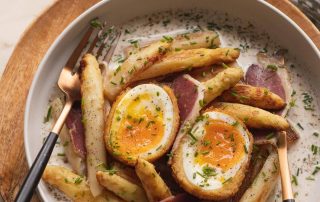 Entrée : Magret séché œuf mollet et asperges Entrée : Magret séché œuf mollet et asperges
